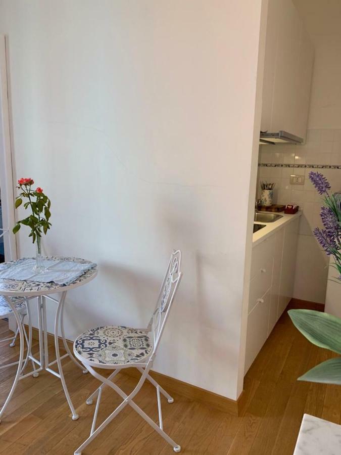 Apartamento La Stanza Di Caterina Villalfonsina Exterior foto
